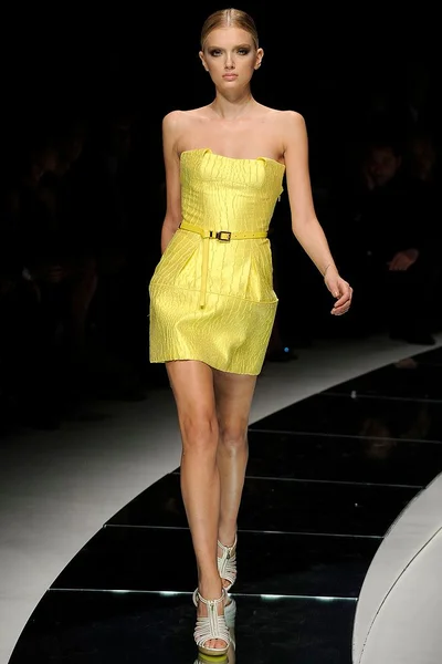 Look 18